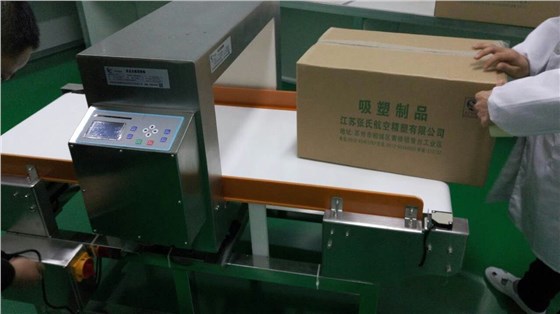 金屬檢測(cè)機(jī)客戶(hù)現(xiàn)場(chǎng)1